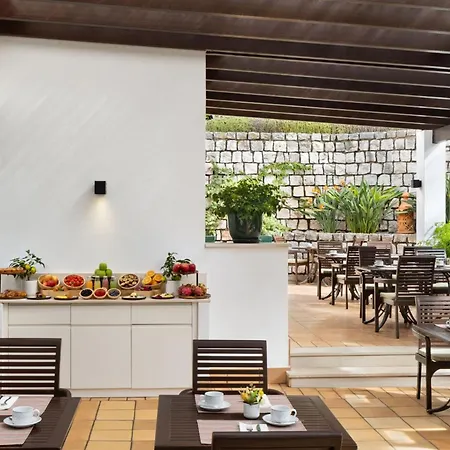 Pine Cliffs Residence, A Luxury Collection Resort, Algarve 호텔 알부페이라